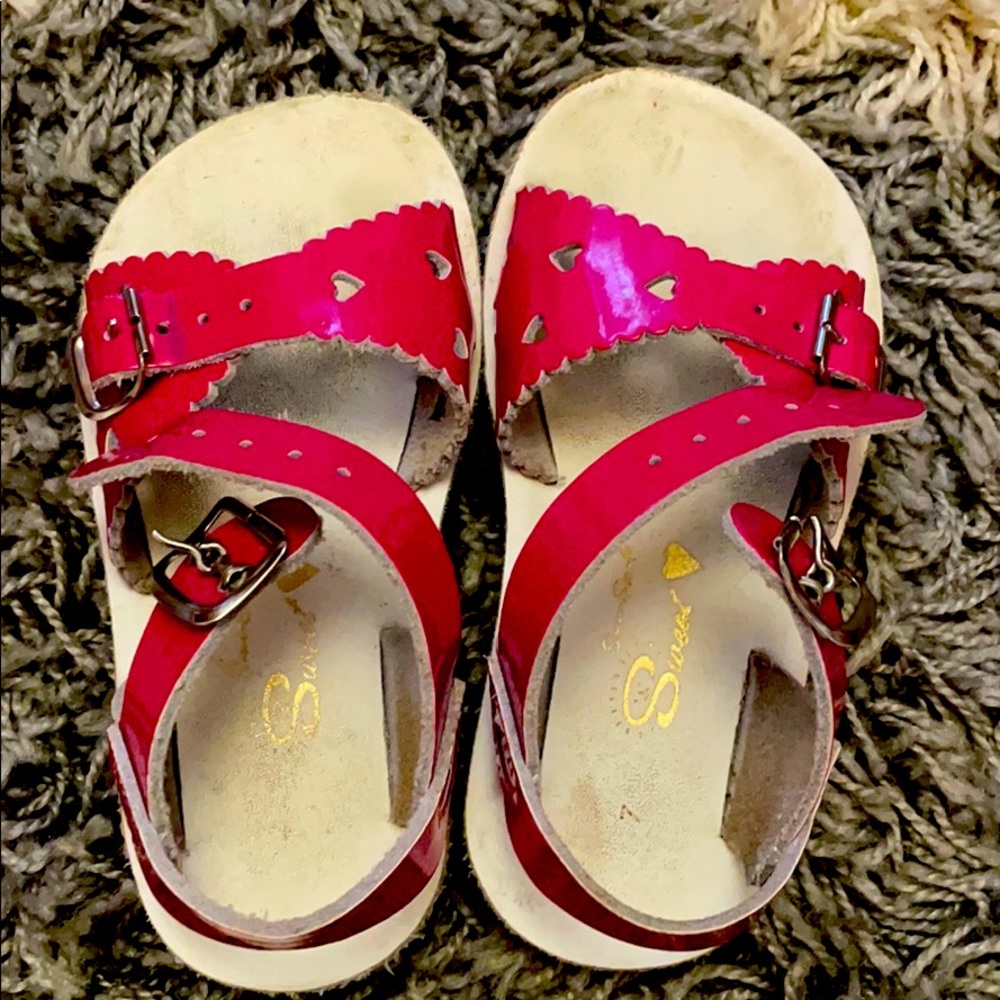 Saltwater Sandle size 7
